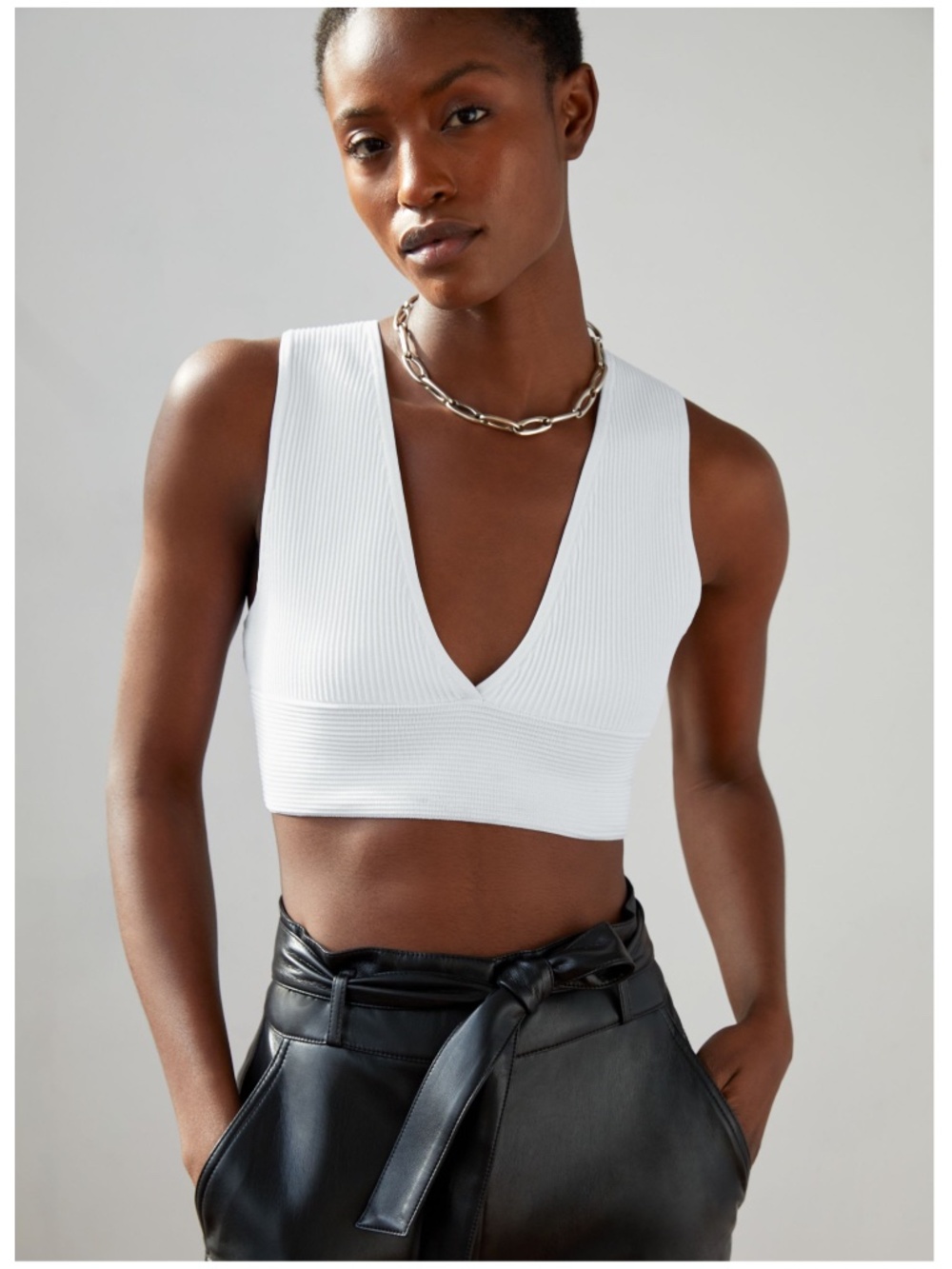 Aritzia Babaton Sculpt Knit Deep V Tank